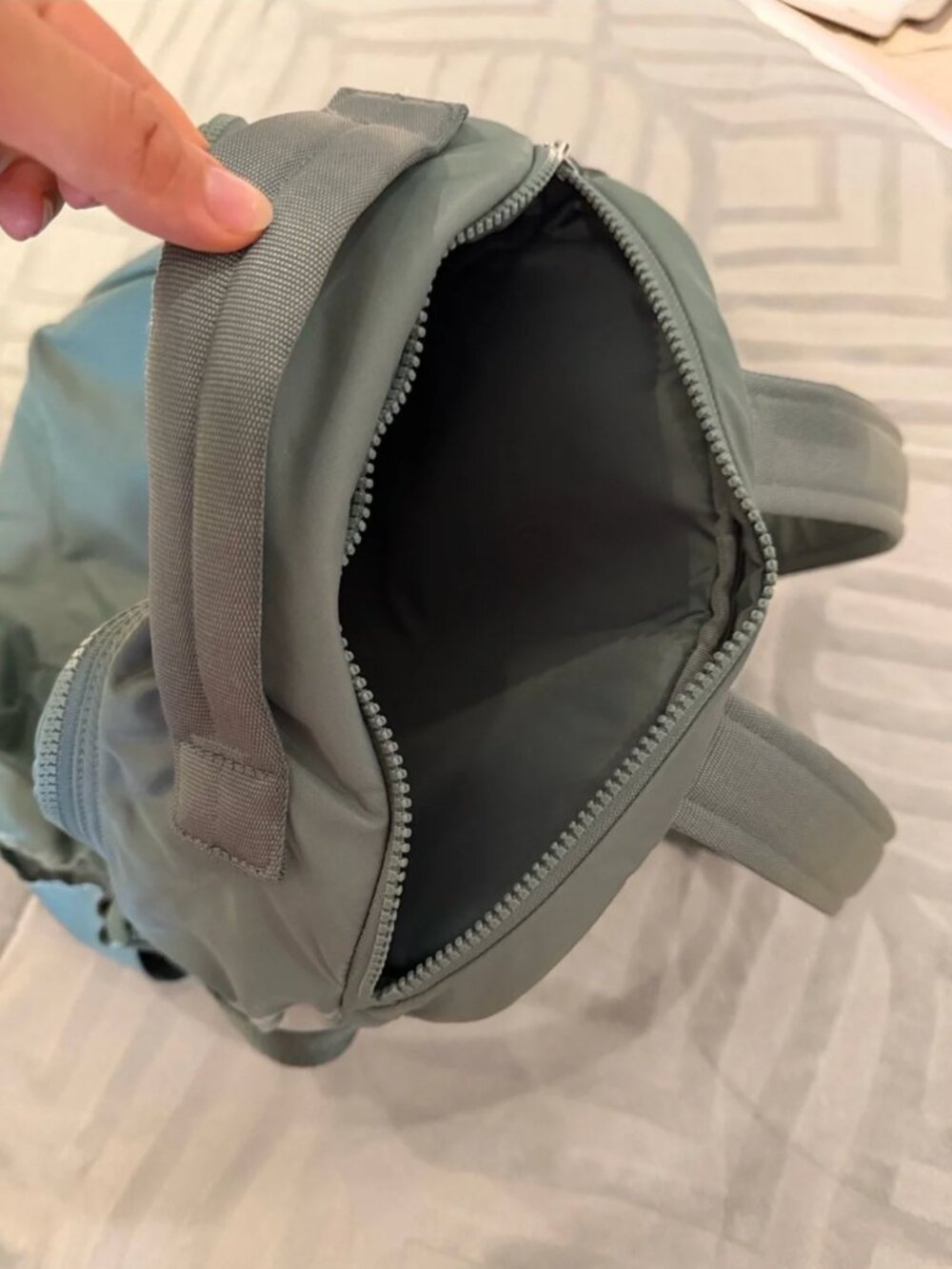 lululemon athletica Olive Green Daily Tech Backpack - Picture 3 of 7